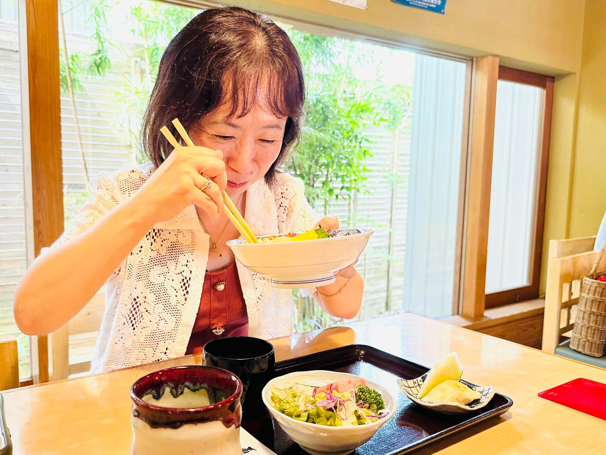 お客様に留守番を頼んでランチ😋🥢